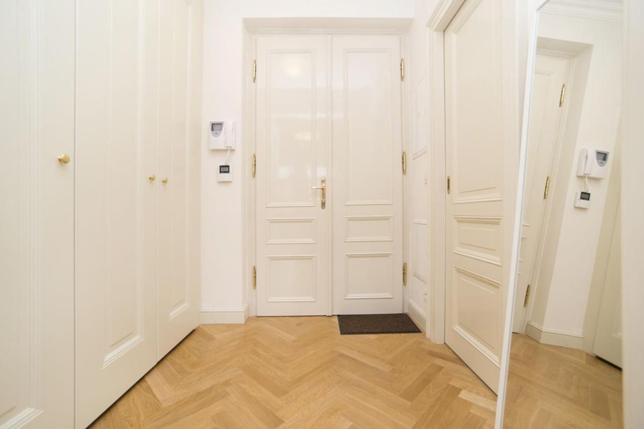 Milosrdnych Apartments Praga Habitación foto