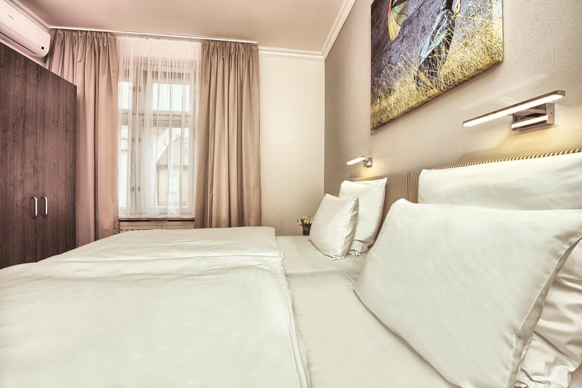 Milosrdnych Apartments Praga Habitación foto